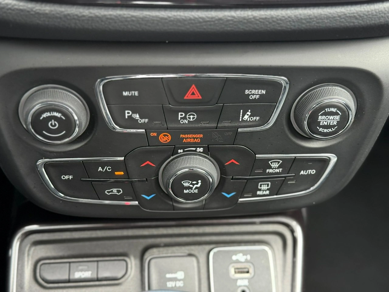 Jeep Compass - Zdjęcie 32