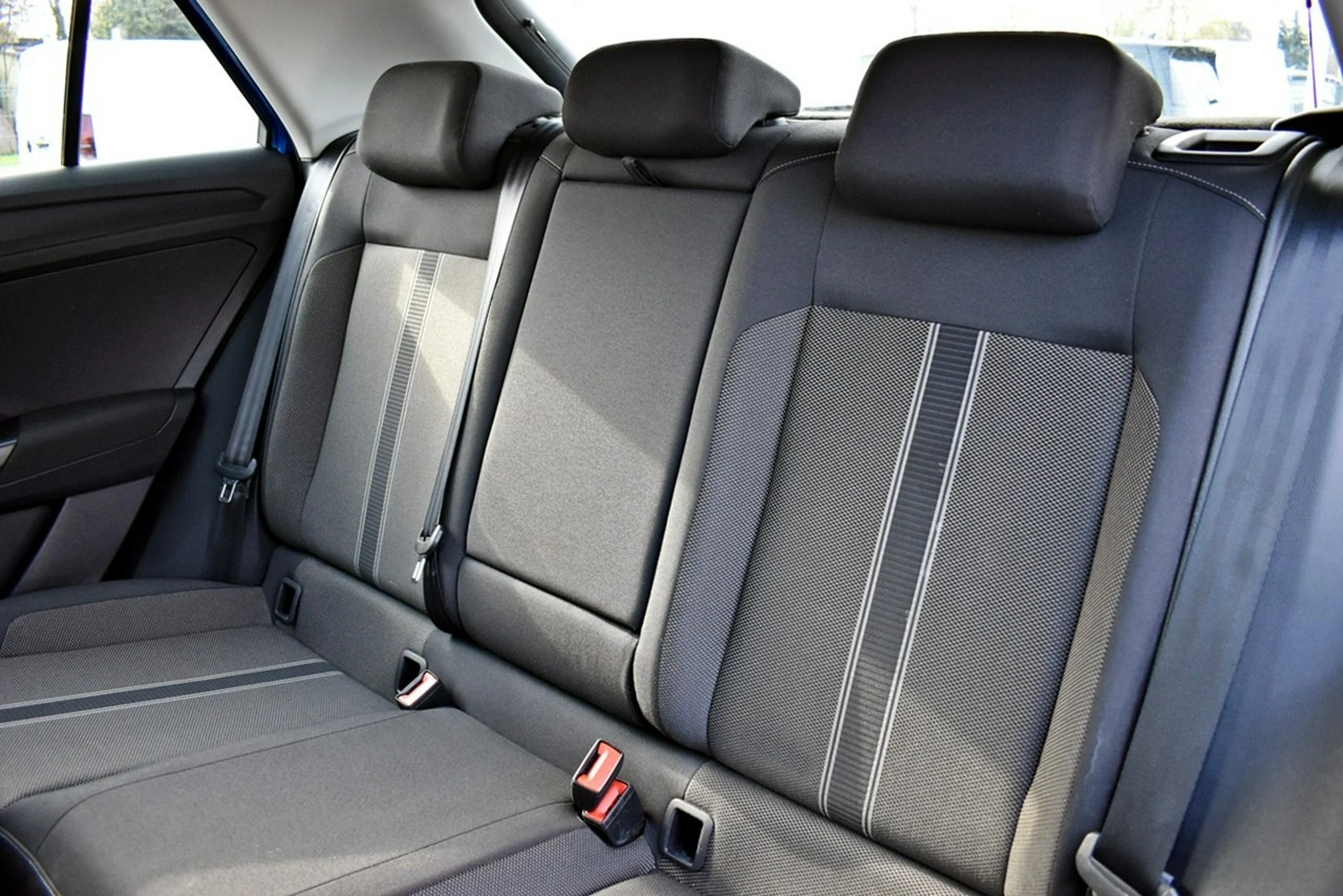 Volkswagen T-Roc - Zdjęcie 10