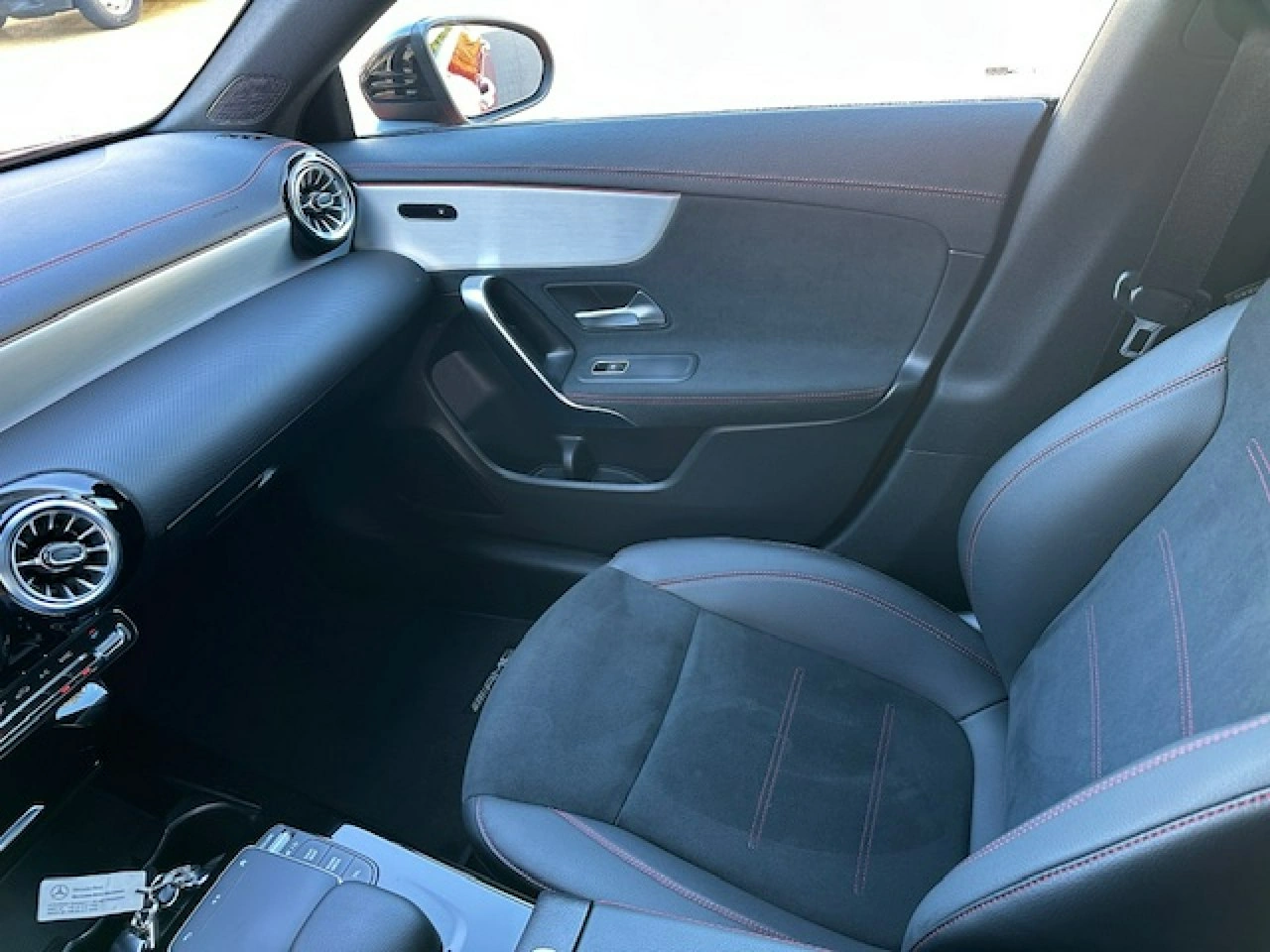 Mercedes CLA 200 - Zdjęcie 25