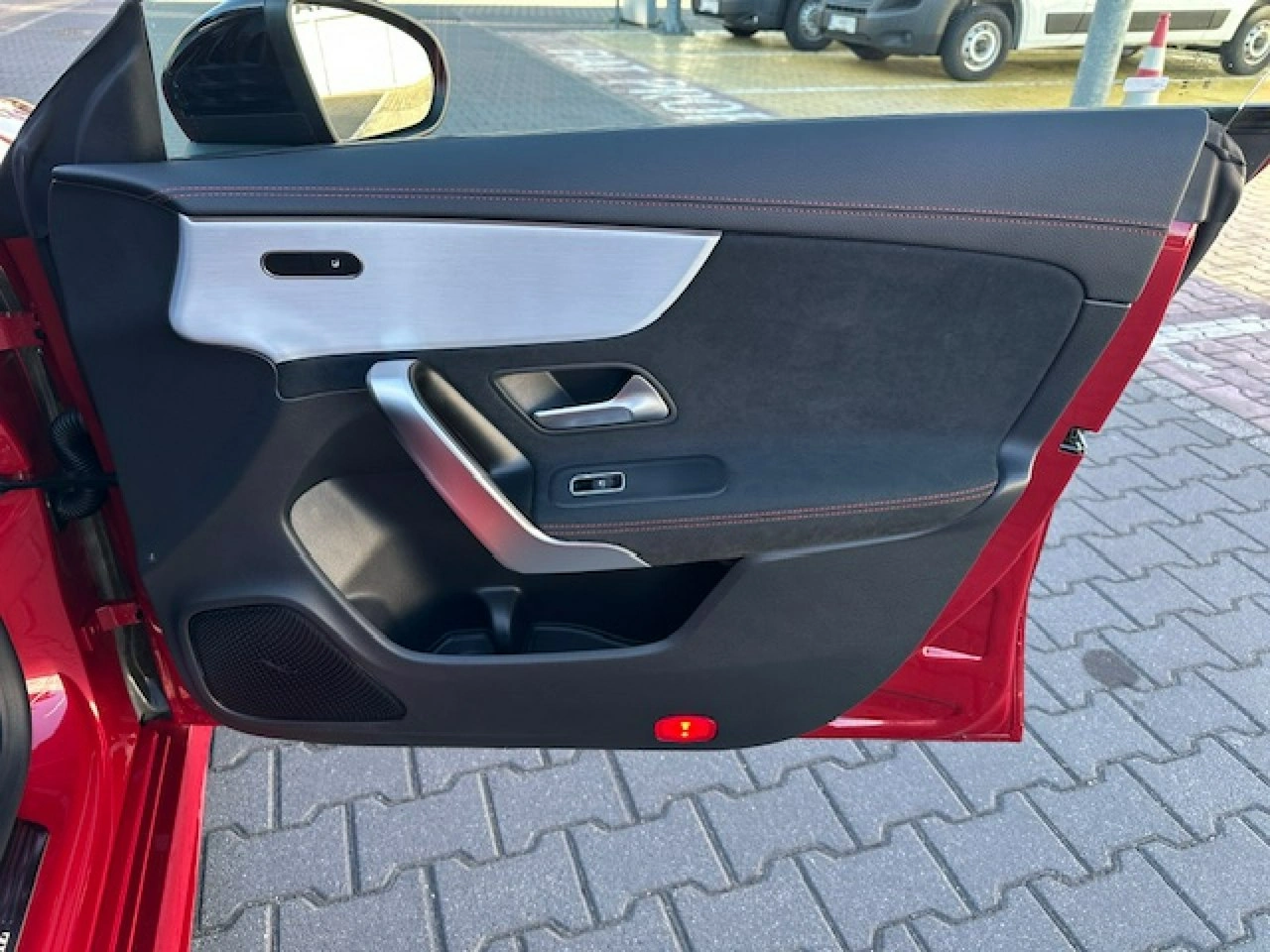 Mercedes CLA 200 - Zdjęcie 28