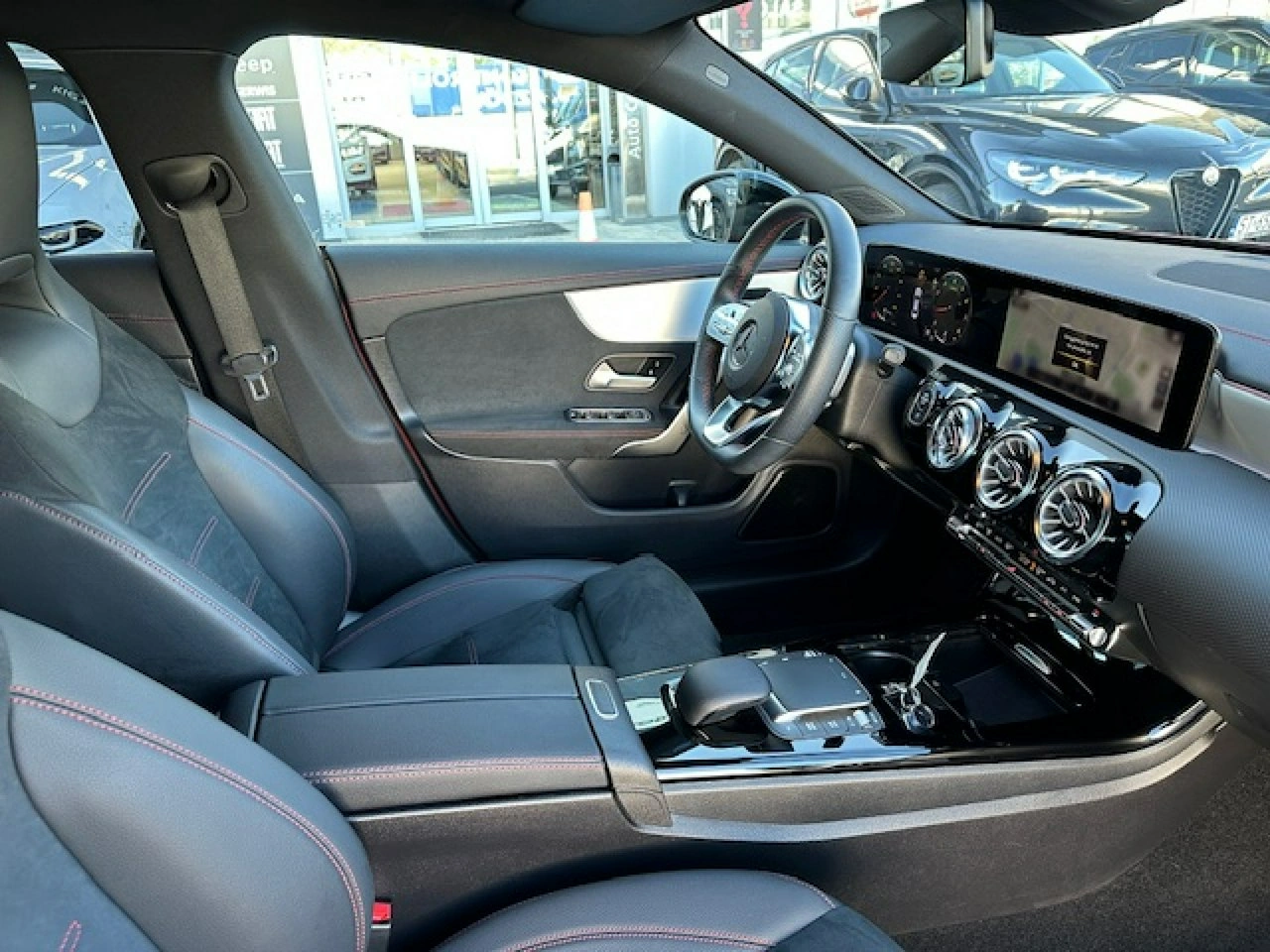 Mercedes CLA 200 - Zdjęcie 30
