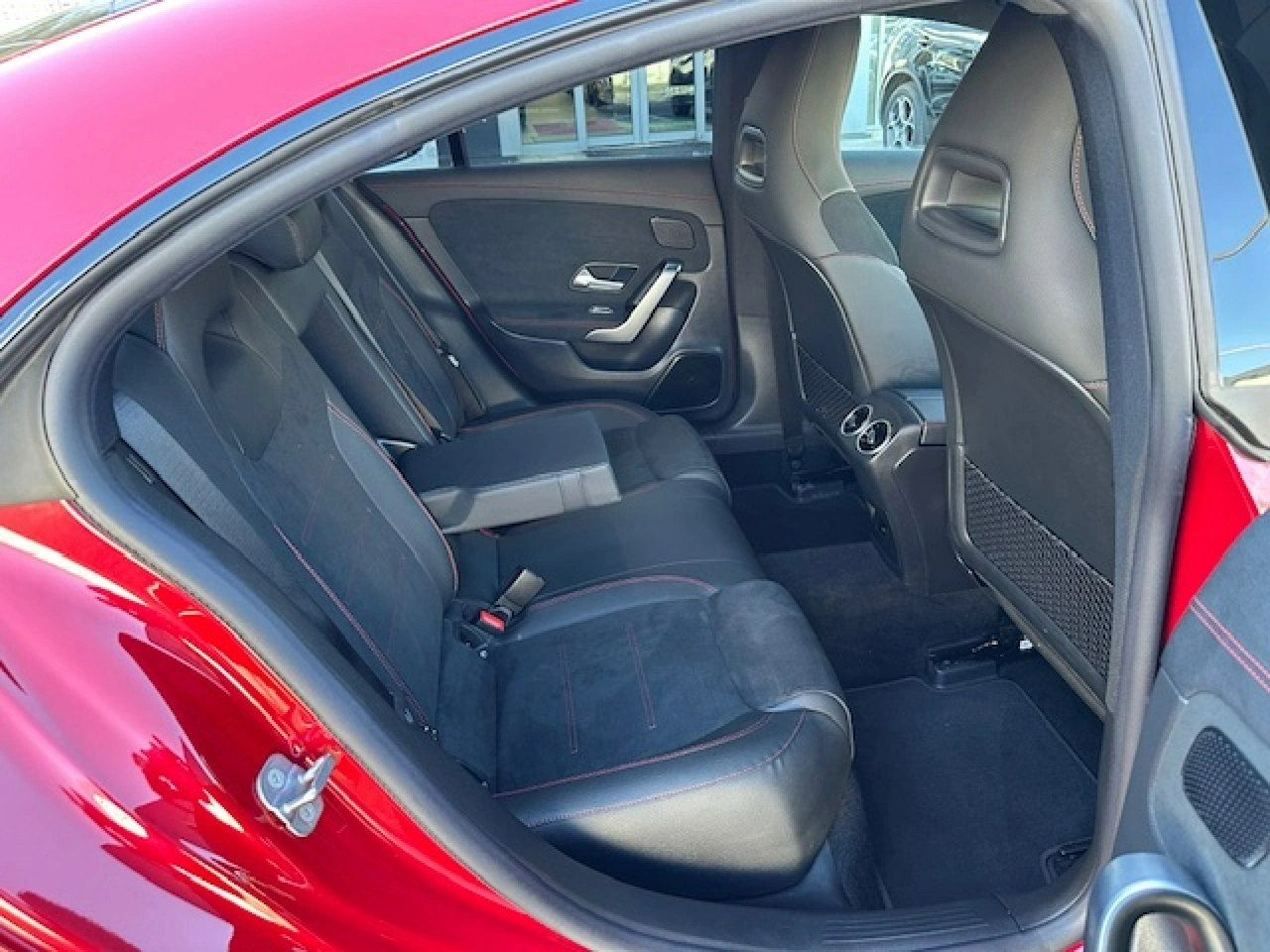 Mercedes CLA 200 - Zdjęcie 33