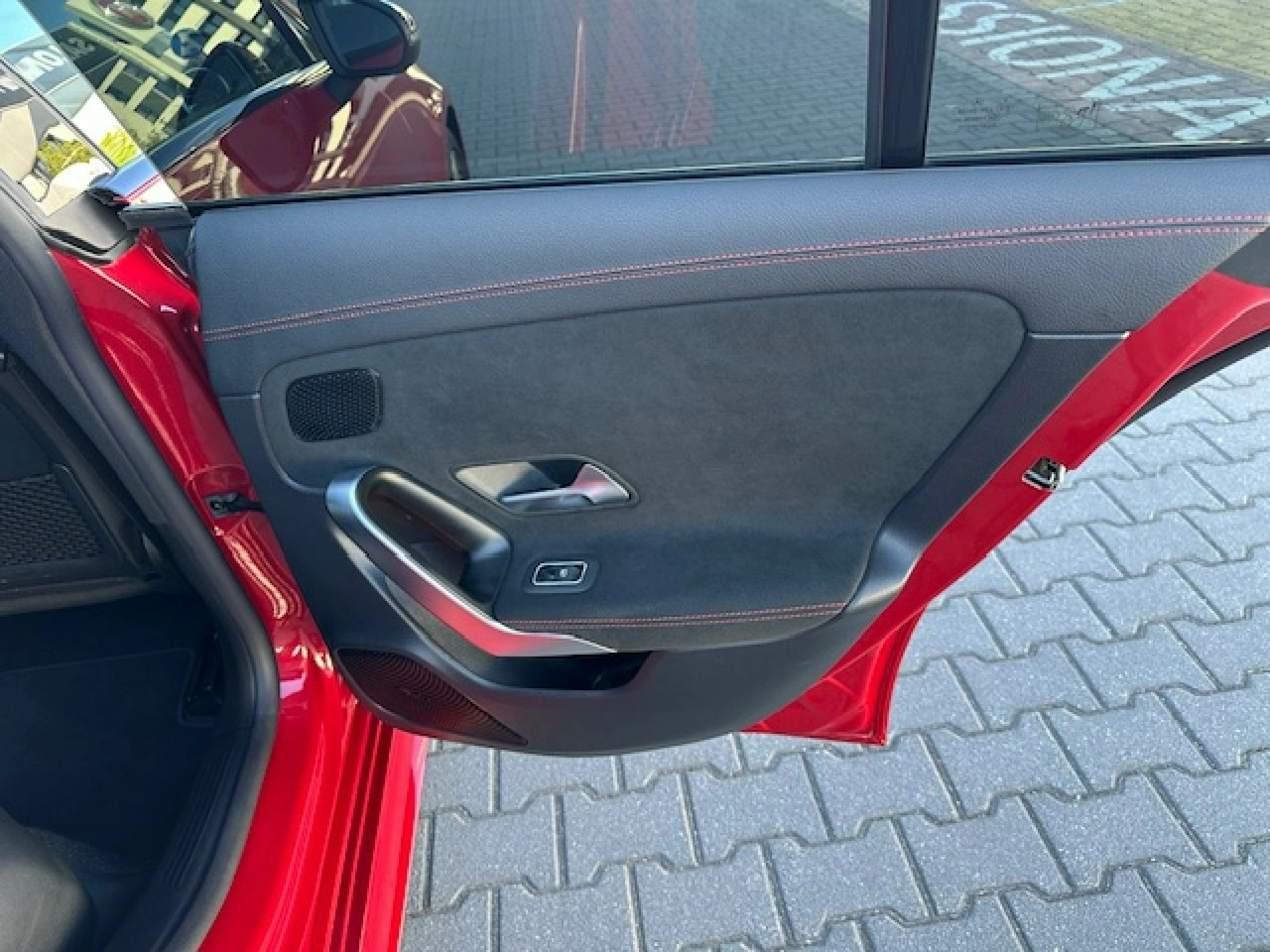 Mercedes CLA 200 - Zdjęcie 35