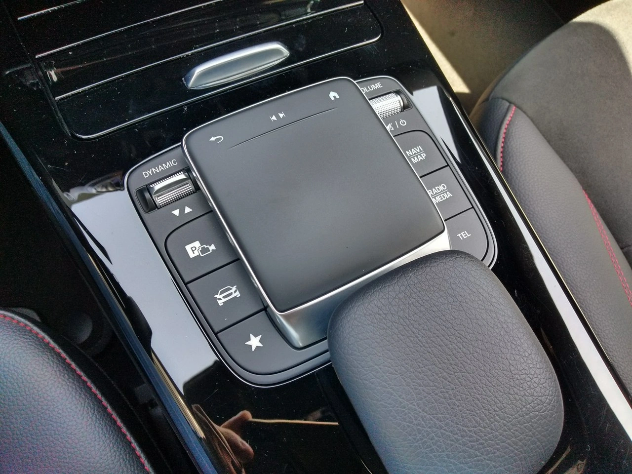 Mercedes CLA 200 - Zdjęcie 23