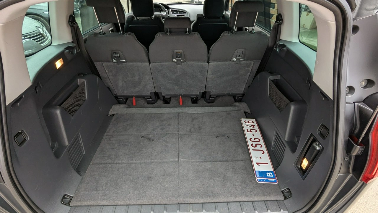 Peugeot 5008 - Zdjęcie 31