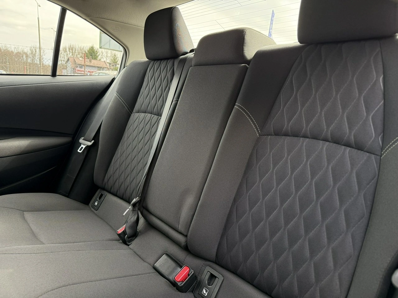 Toyota Corolla - Zdjęcie 29