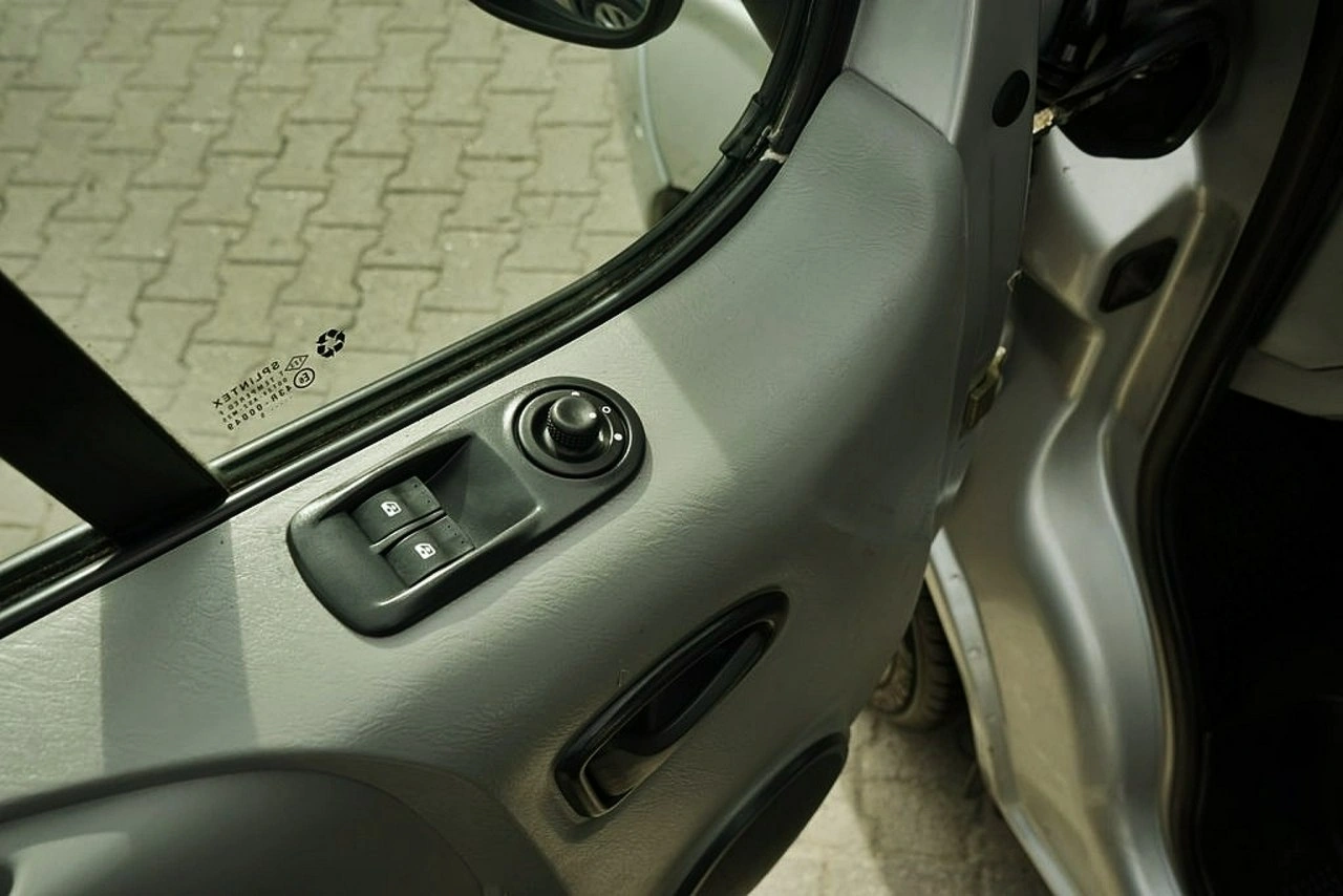 Opel Vivaro - Zdjęcie 11