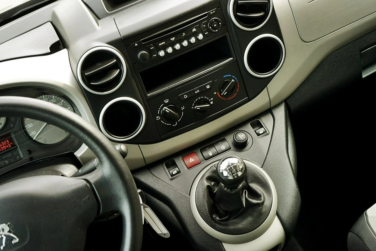 Peugeot Partner - Zdjęcie 19