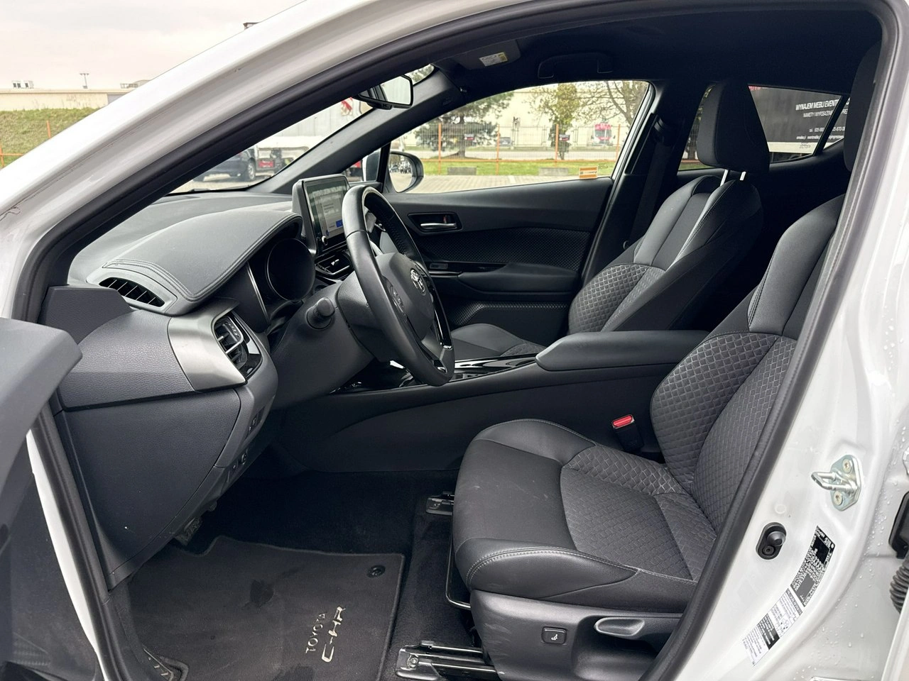 Toyota C-HR - Zdjęcie 10