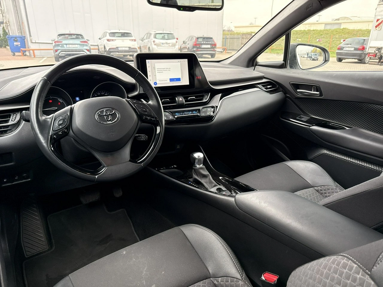 Toyota C-HR - Zdjęcie 12