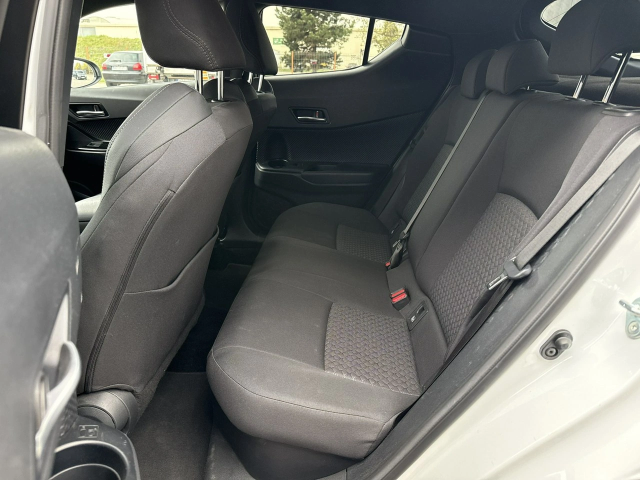 Toyota C-HR - Zdjęcie 14