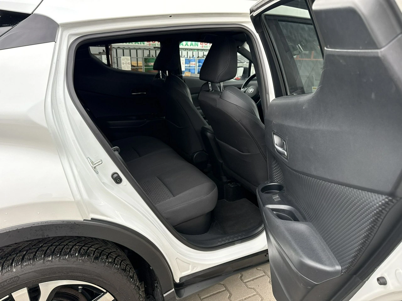Toyota C-HR - Zdjęcie 16