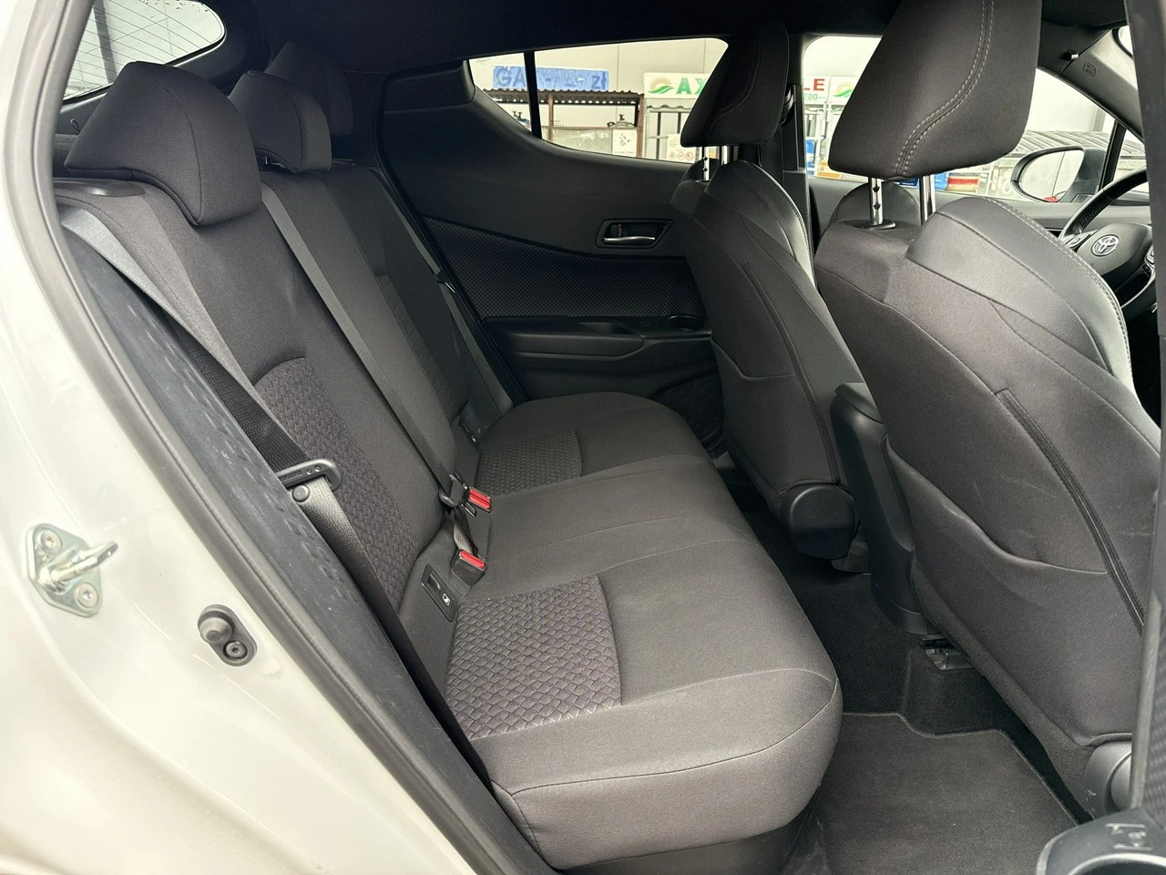 Toyota C-HR - Zdjęcie 17