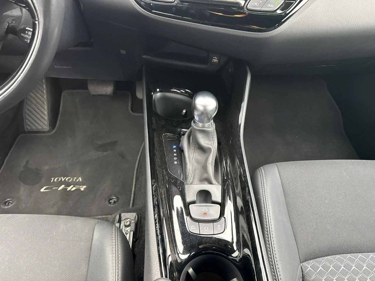 Toyota C-HR - Zdjęcie 23