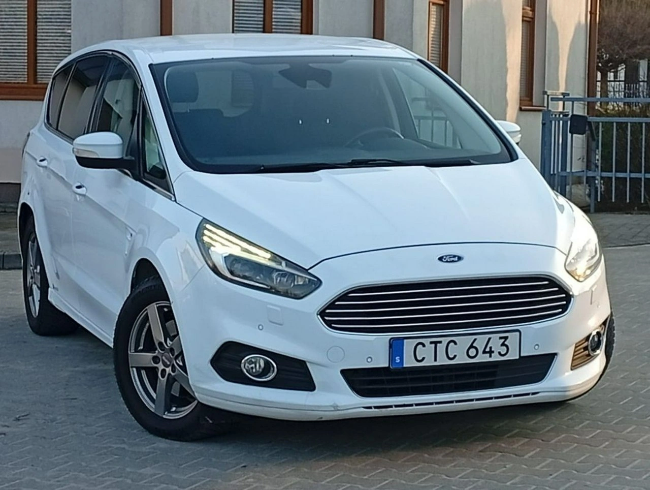 Ford S-Max - Zdjęcie 4