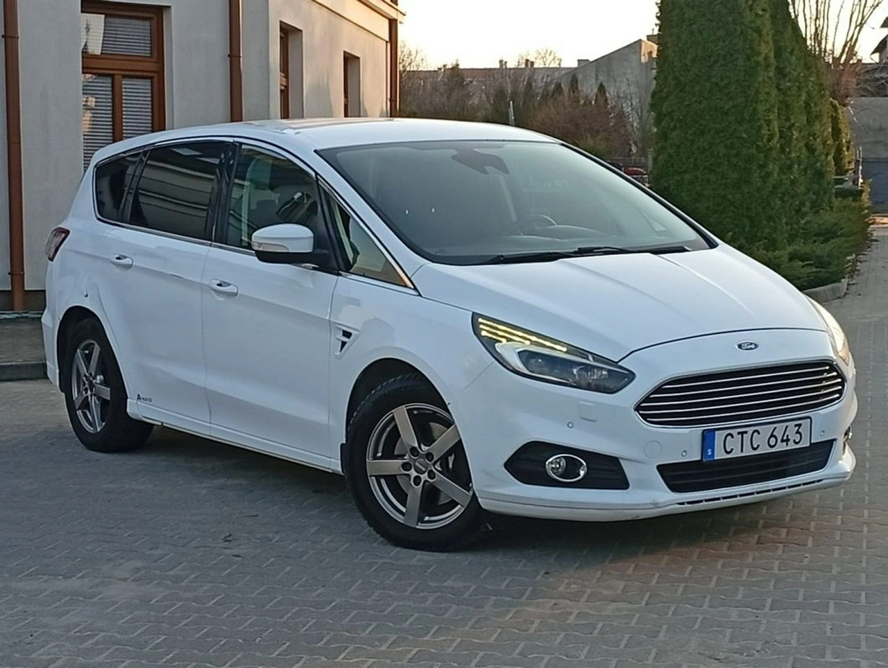 Ford S-Max - Zdjęcie 8