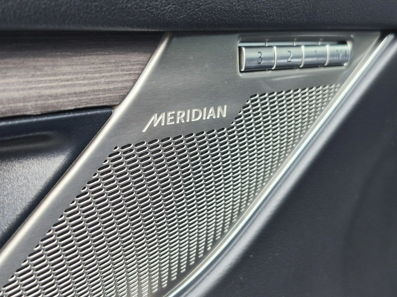 Jaguar F-Pace - Zdjęcie 18