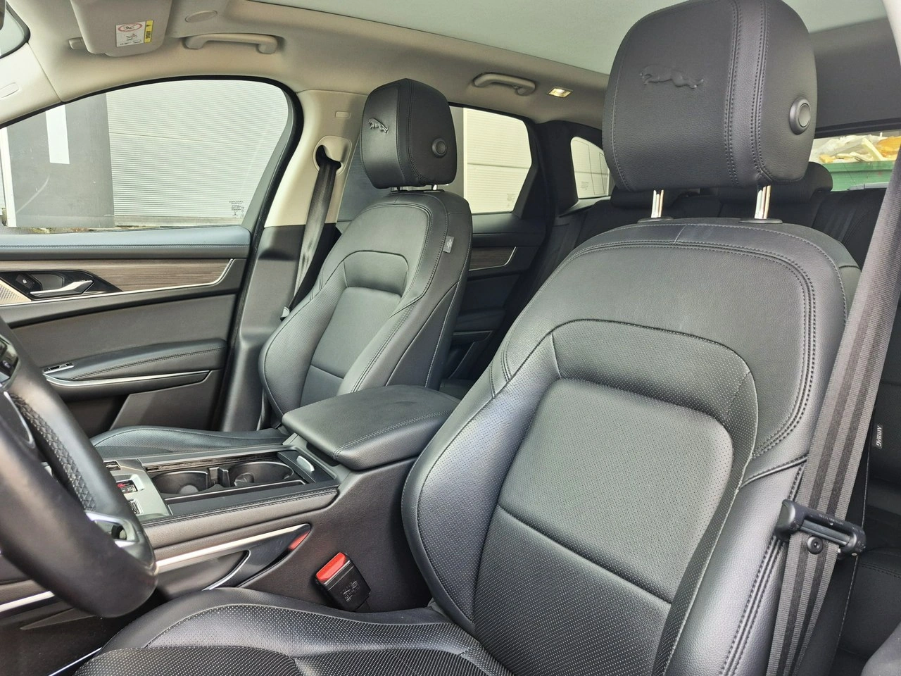 Jaguar F-Pace - Zdjęcie 20