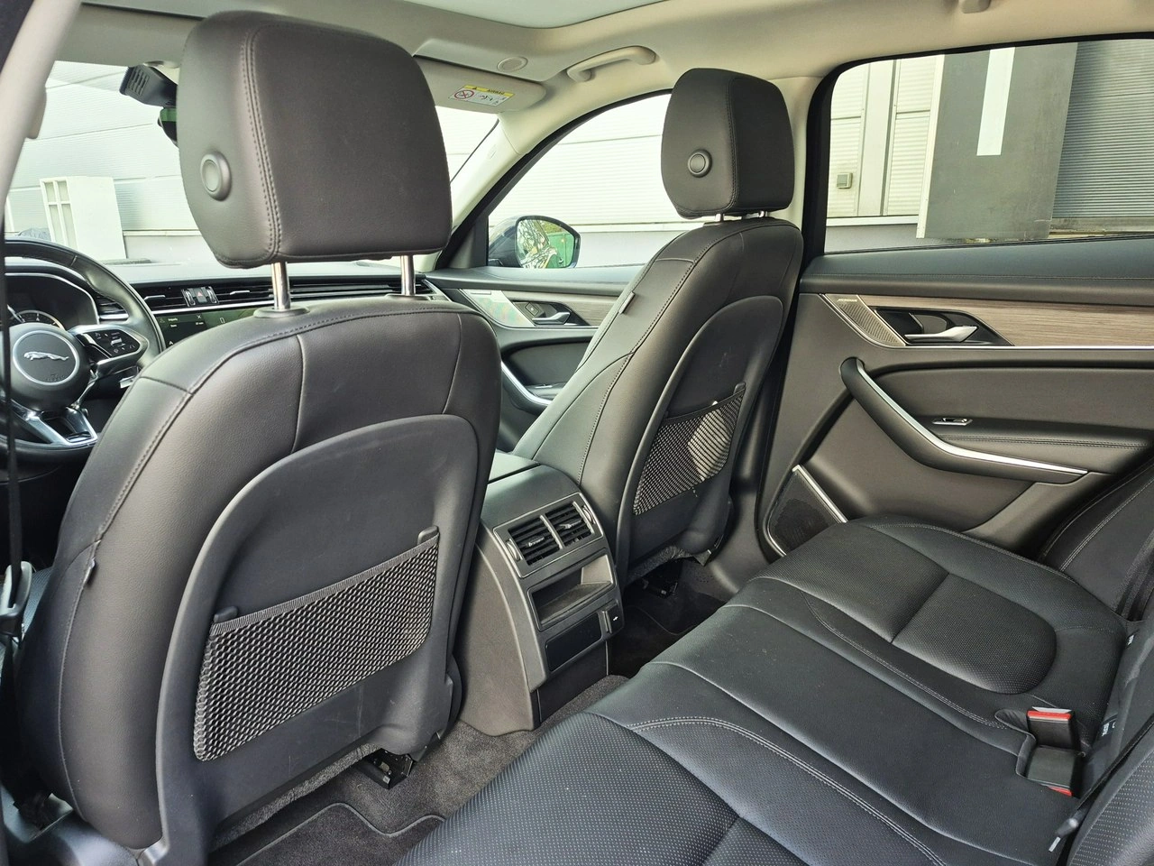 Jaguar F-Pace - Zdjęcie 23