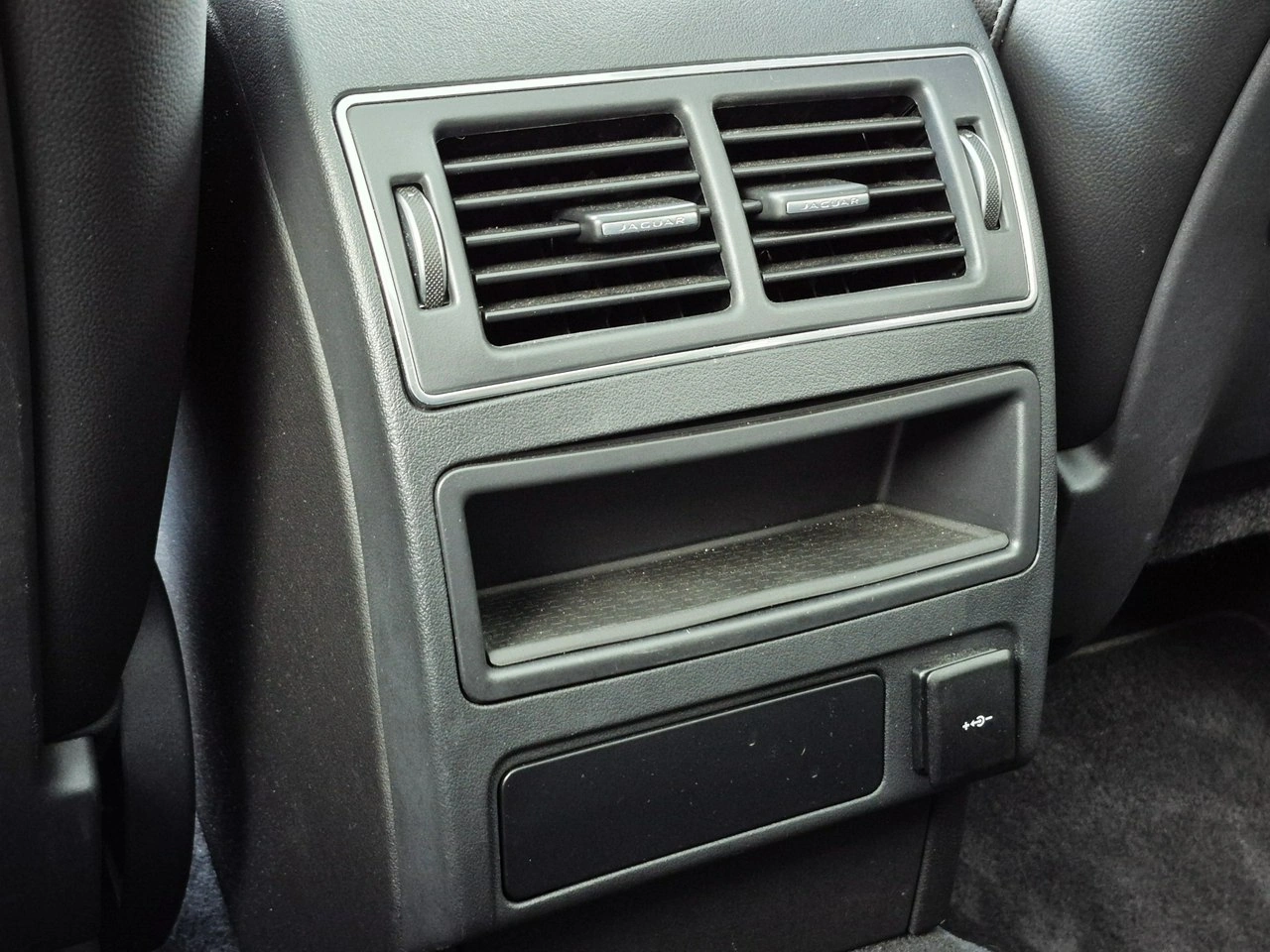 Jaguar F-Pace - Zdjęcie 25