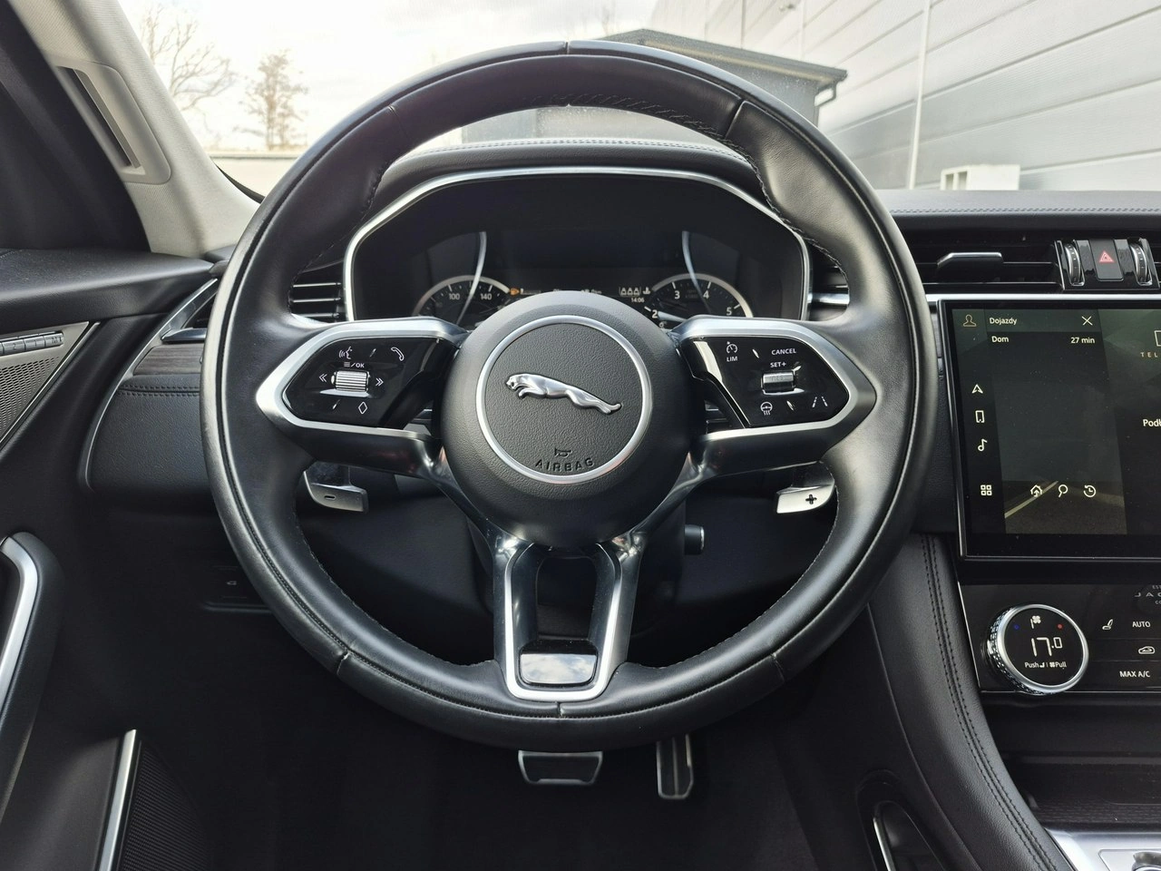 Jaguar F-Pace - Zdjęcie 26