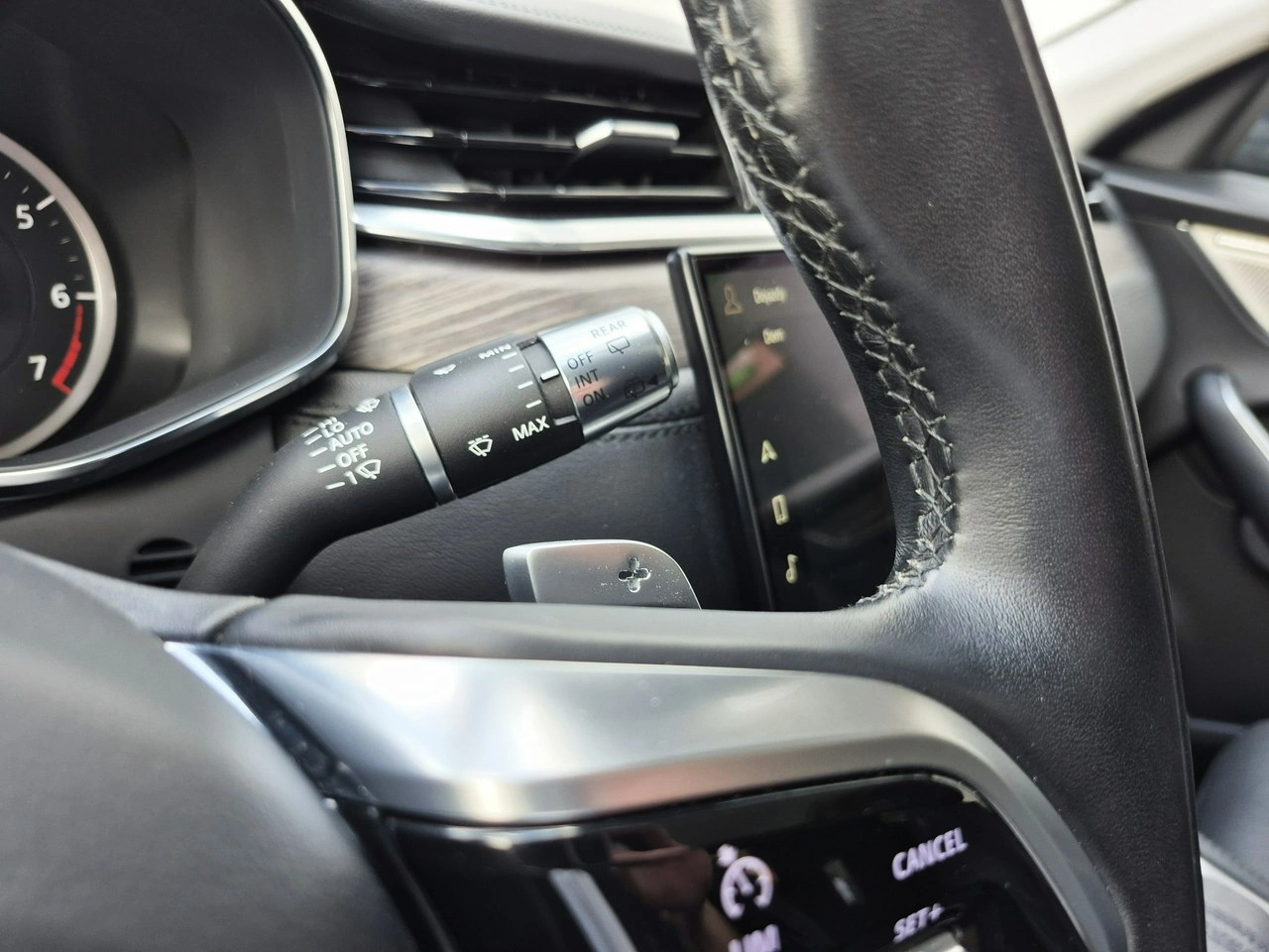 Jaguar F-Pace - Zdjęcie 32