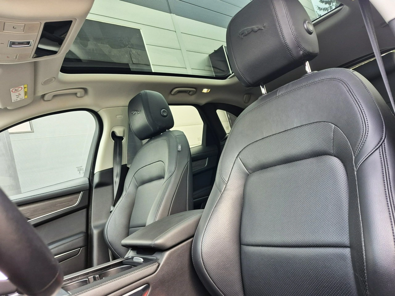 Jaguar F-Pace - Zdjęcie 40