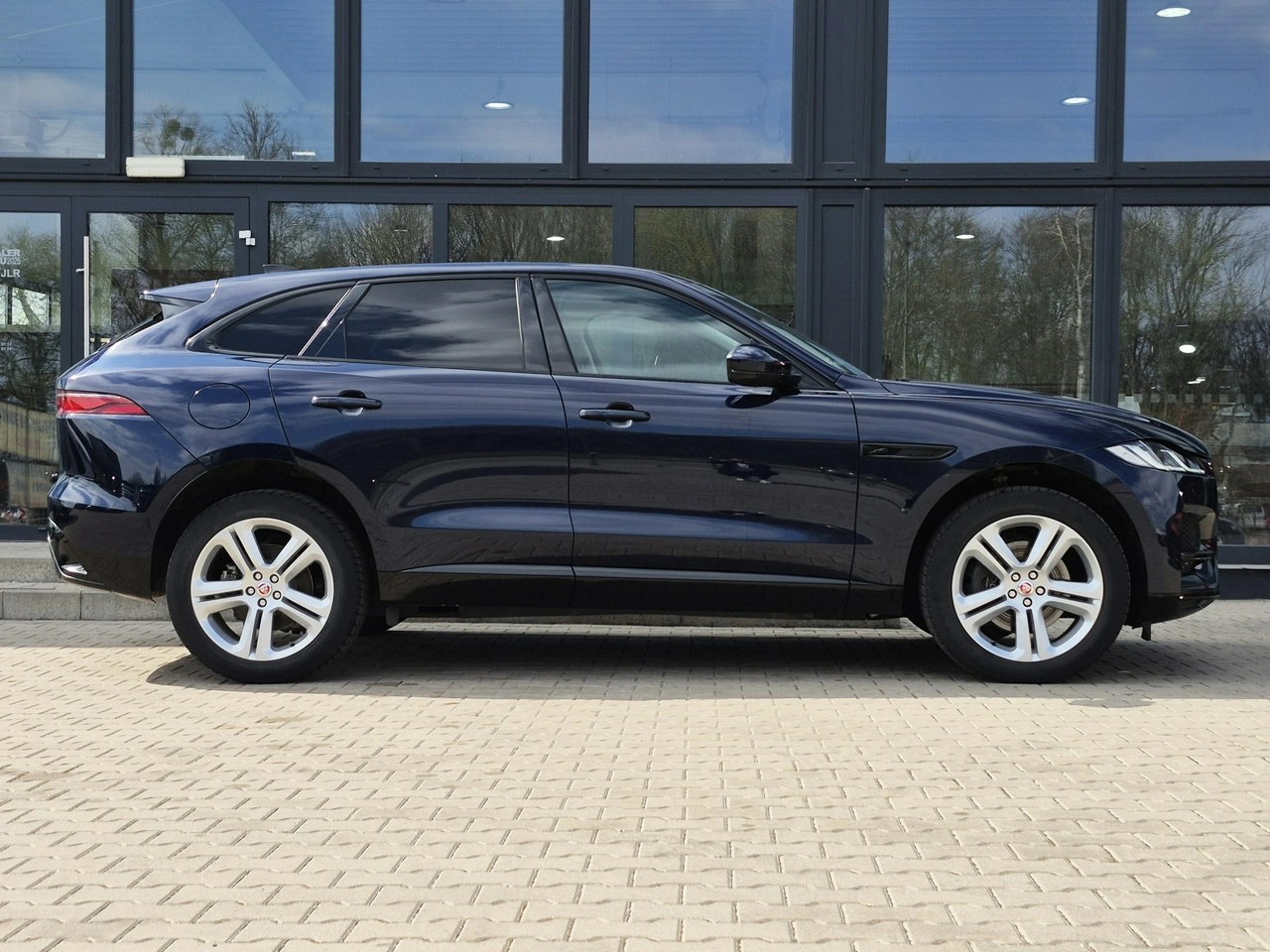 Jaguar F-Pace - Zdjęcie 4