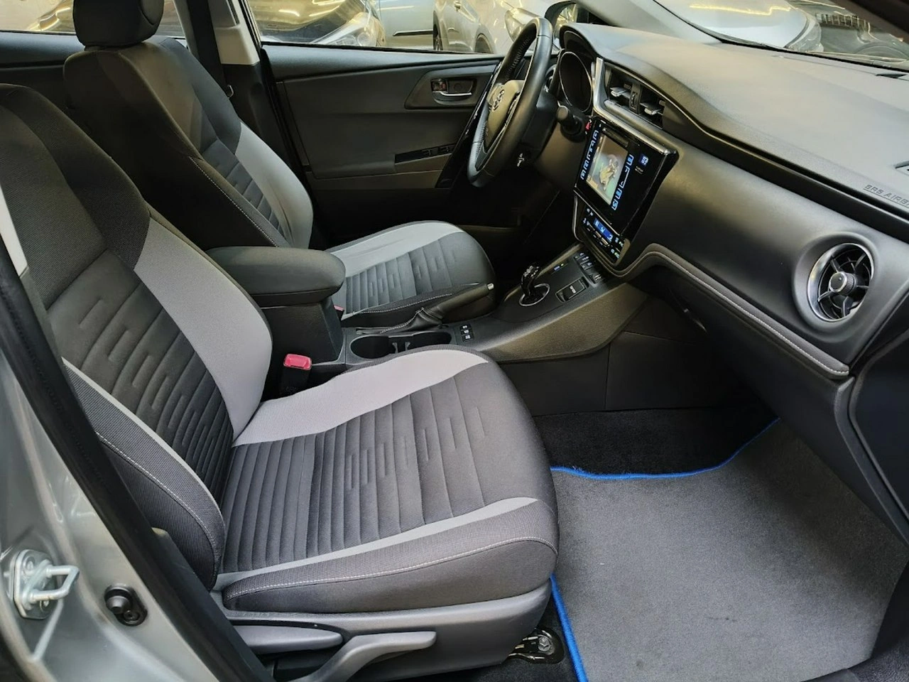 Toyota Auris - Zdjęcie 14