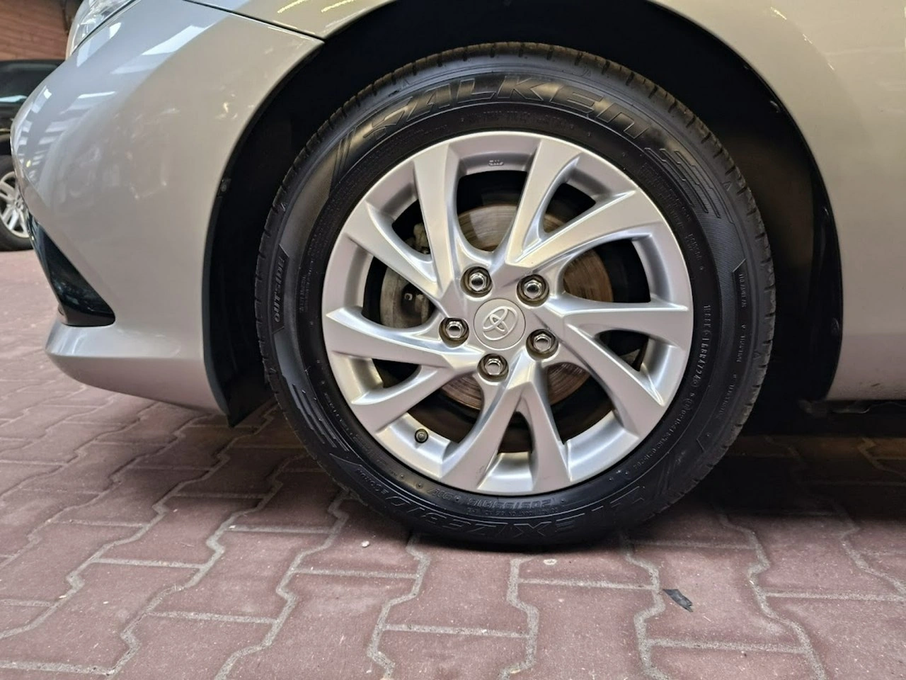 Toyota Auris - Zdjęcie 7