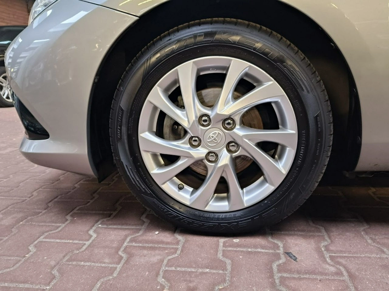 Toyota Auris - Zdjęcie 7