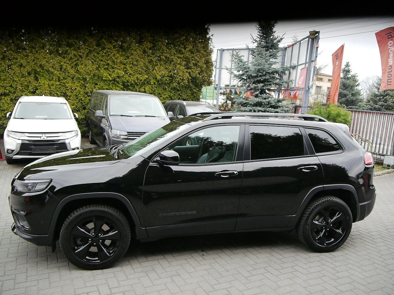 Jeep Cherokee - Zdjęcie 9