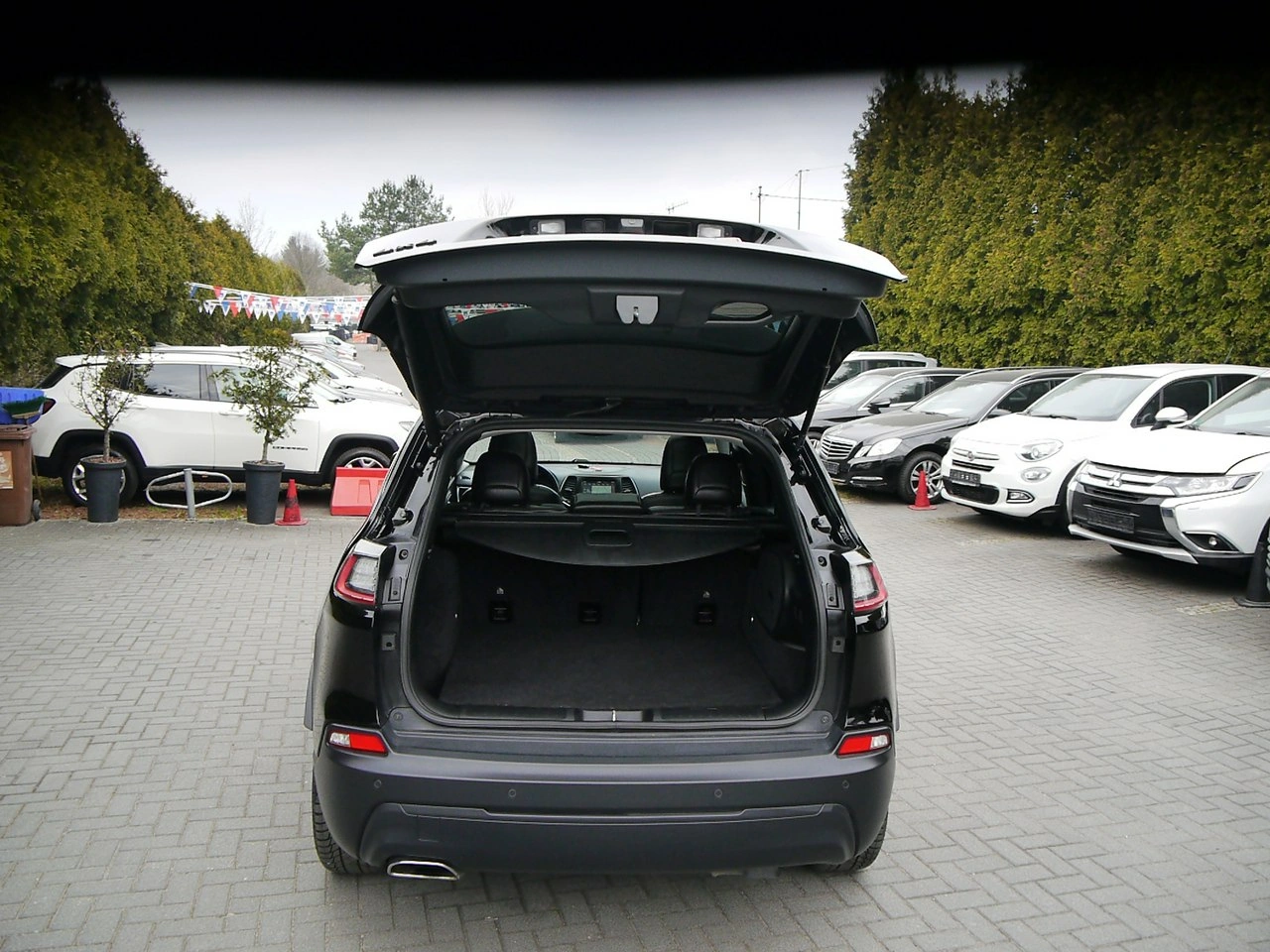 Jeep Cherokee - Zdjęcie 12