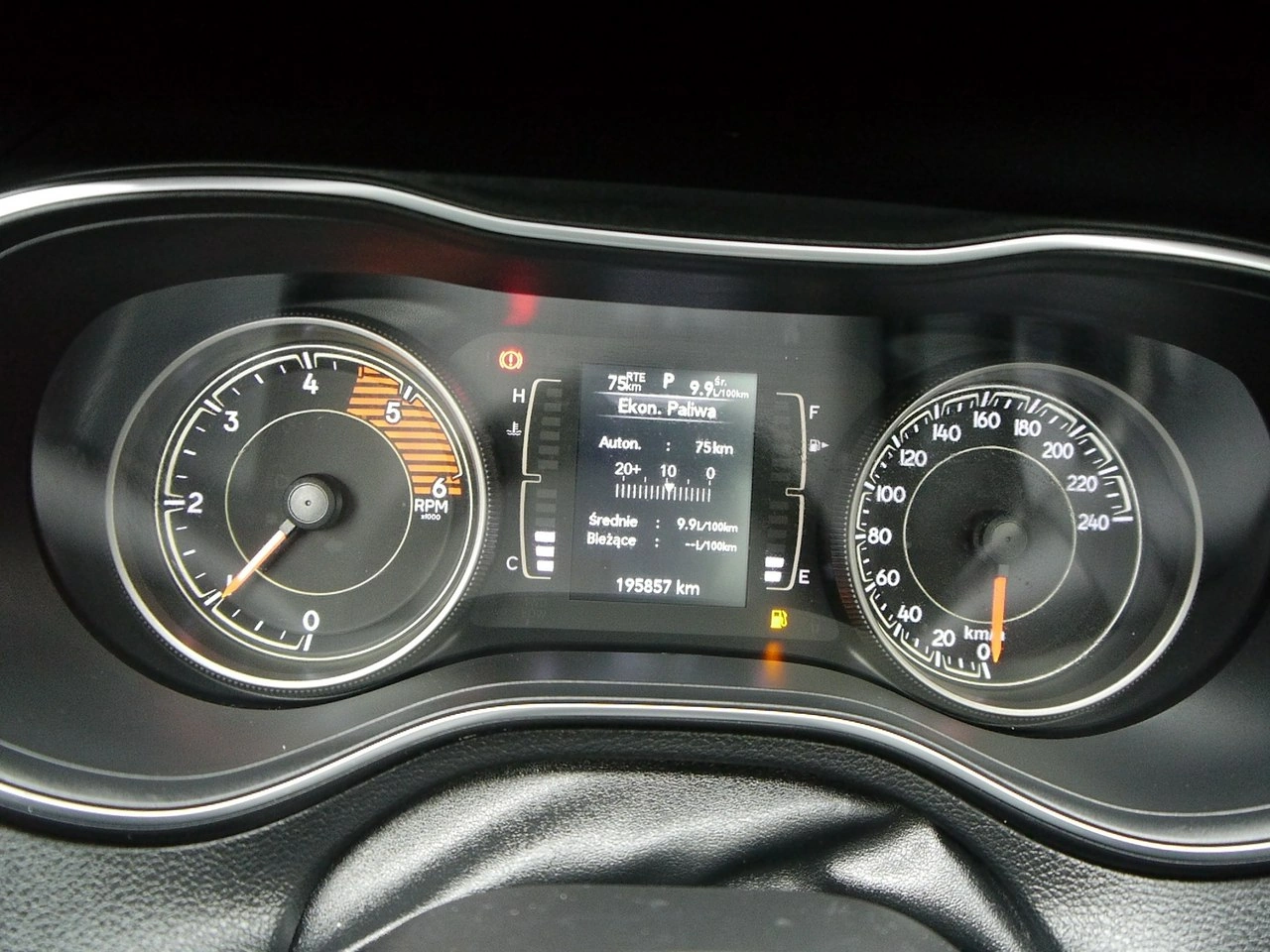 Jeep Cherokee - Zdjęcie 19