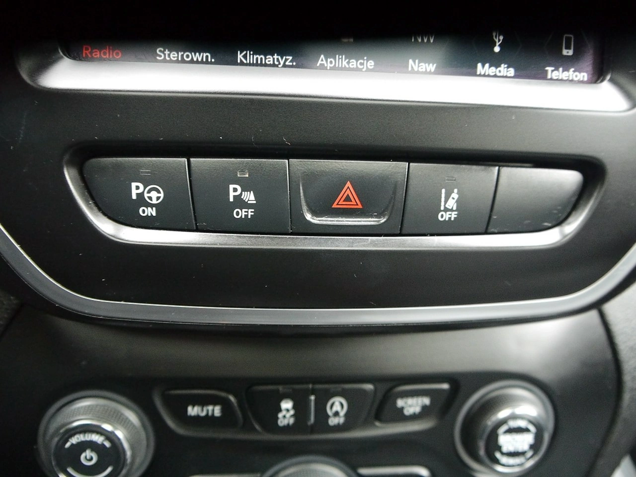 Jeep Cherokee - Zdjęcie 25