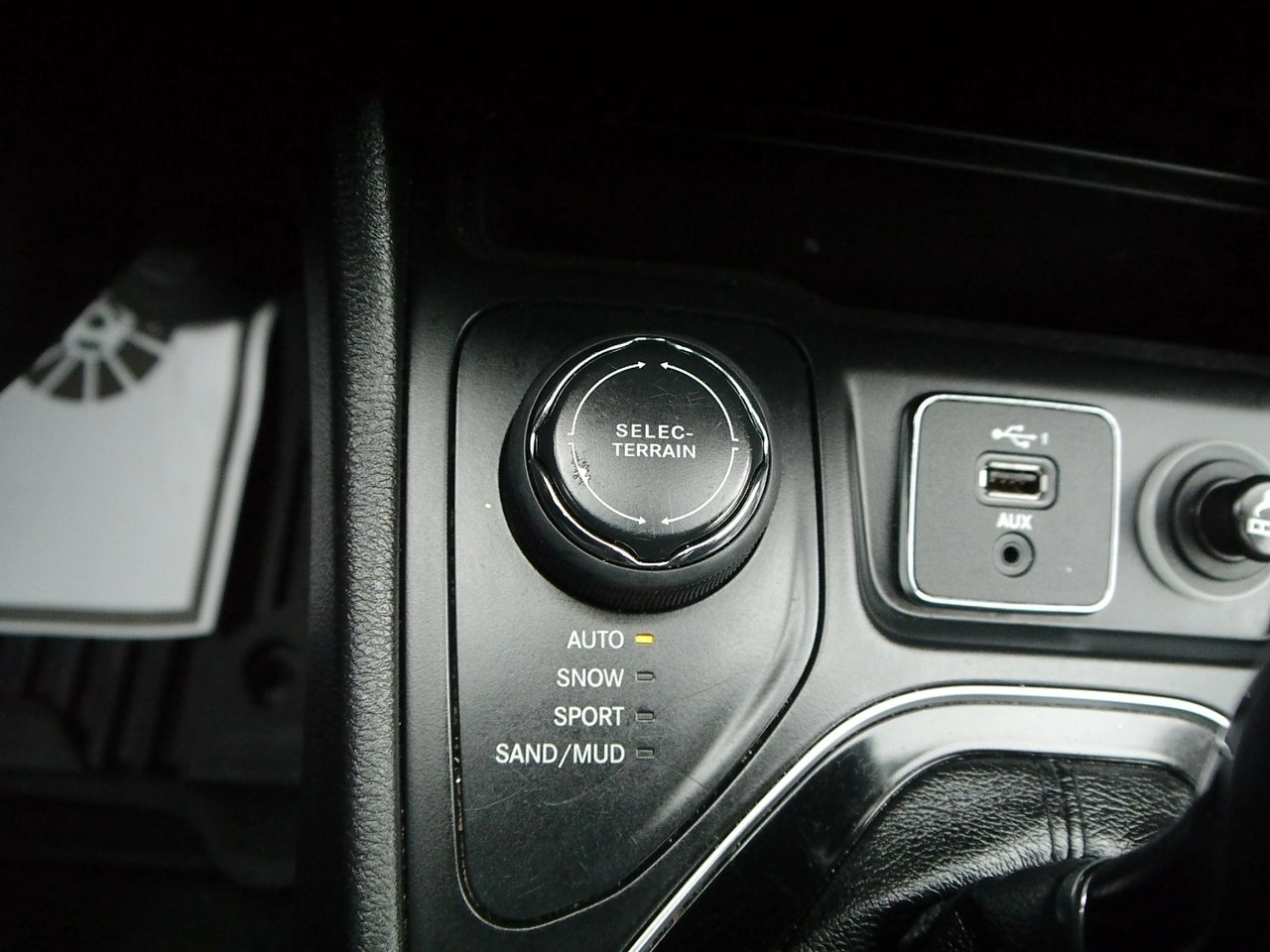 Jeep Cherokee - Zdjęcie 27