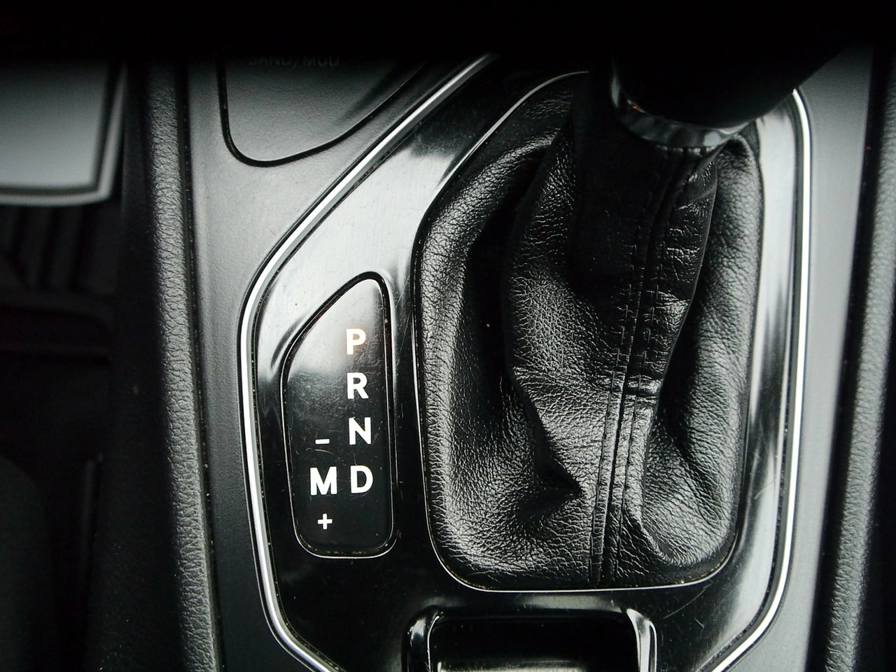 Jeep Cherokee - Zdjęcie 28