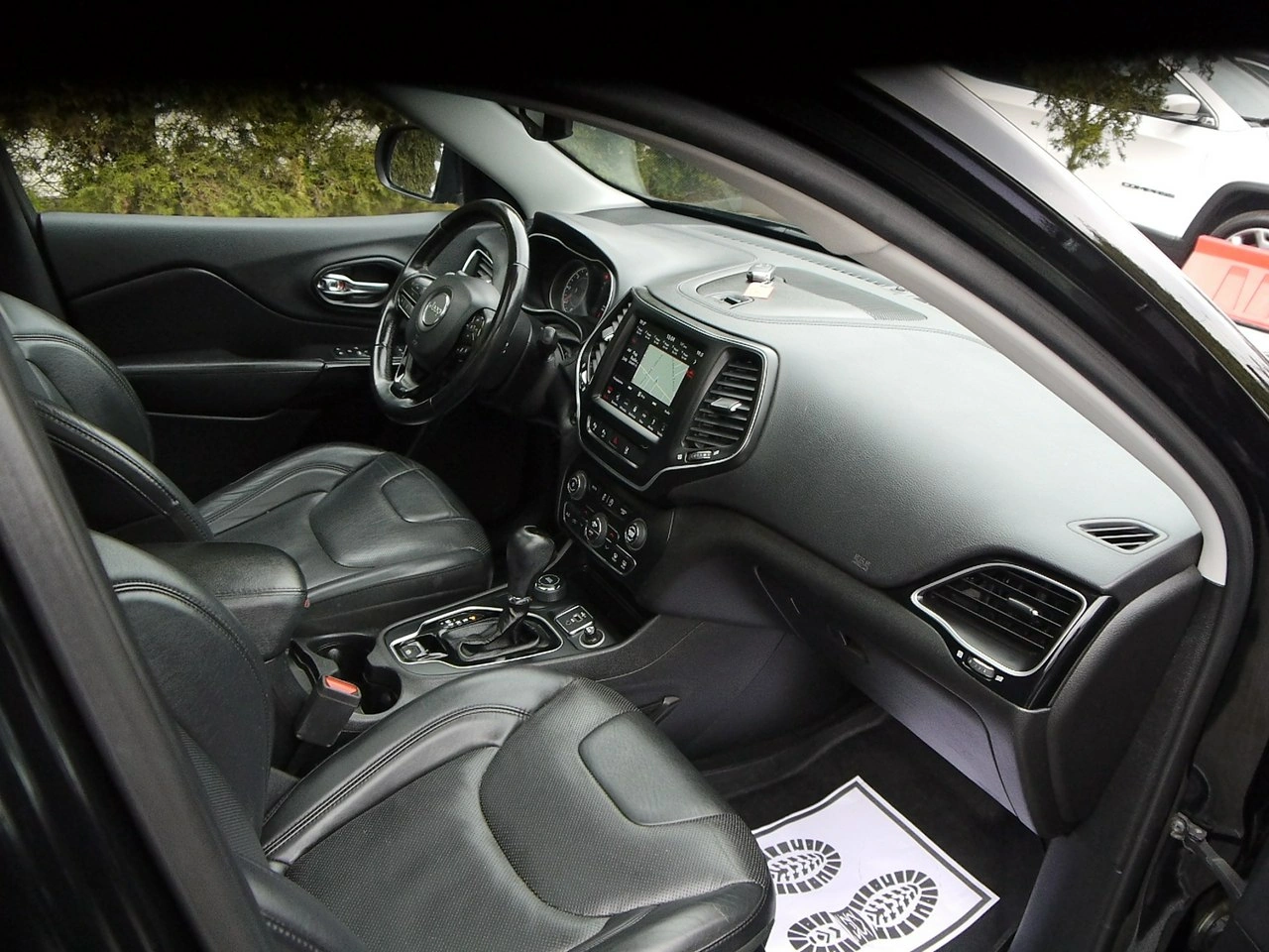 Jeep Cherokee - Zdjęcie 30