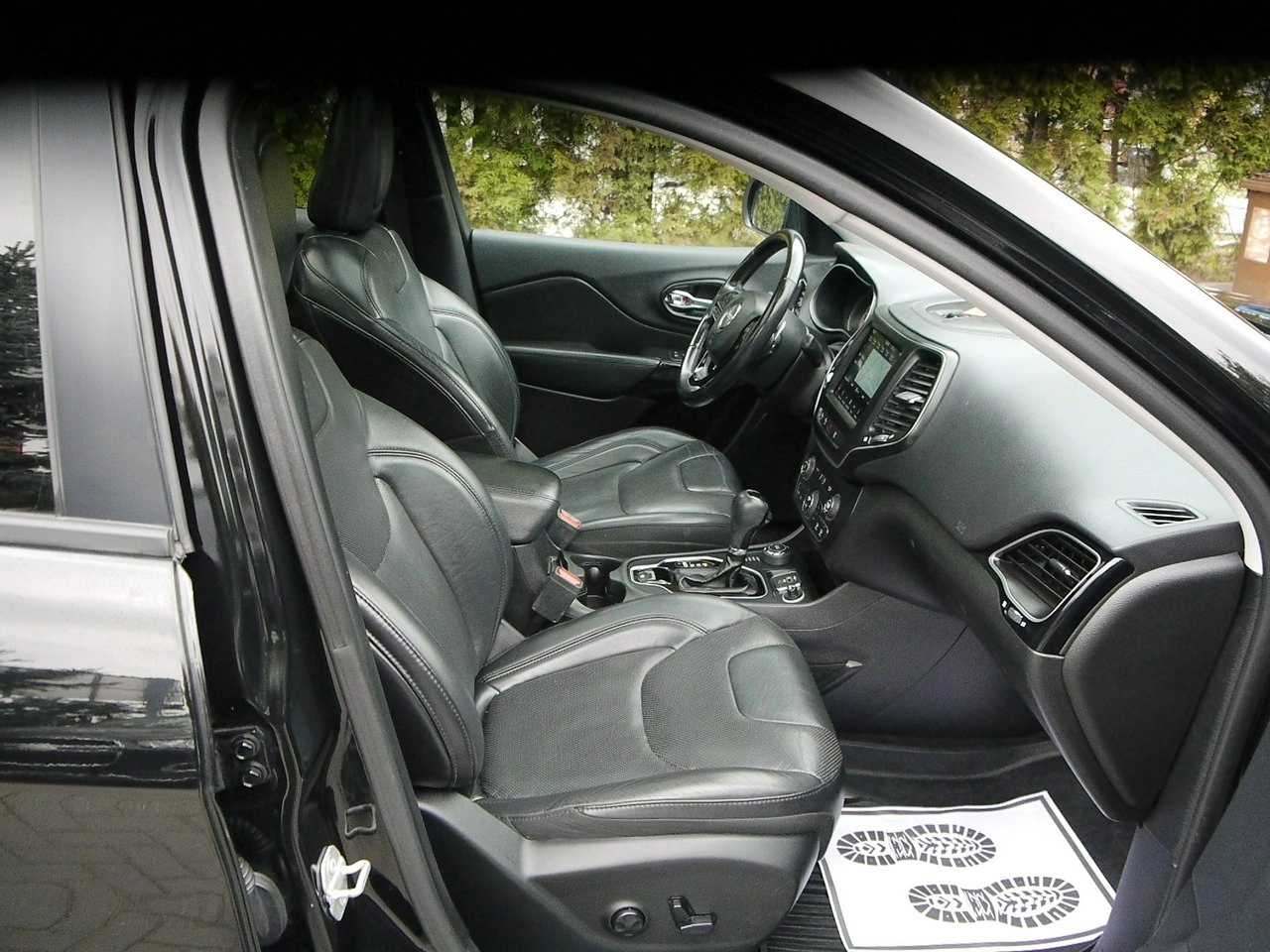 Jeep Cherokee - Zdjęcie 32