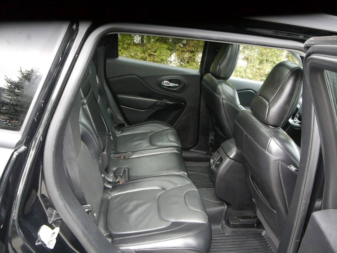 Jeep Cherokee - Zdjęcie 35