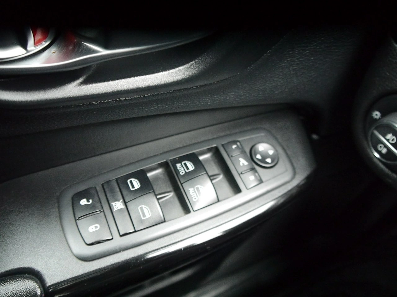 Jeep Cherokee - Zdjęcie 40