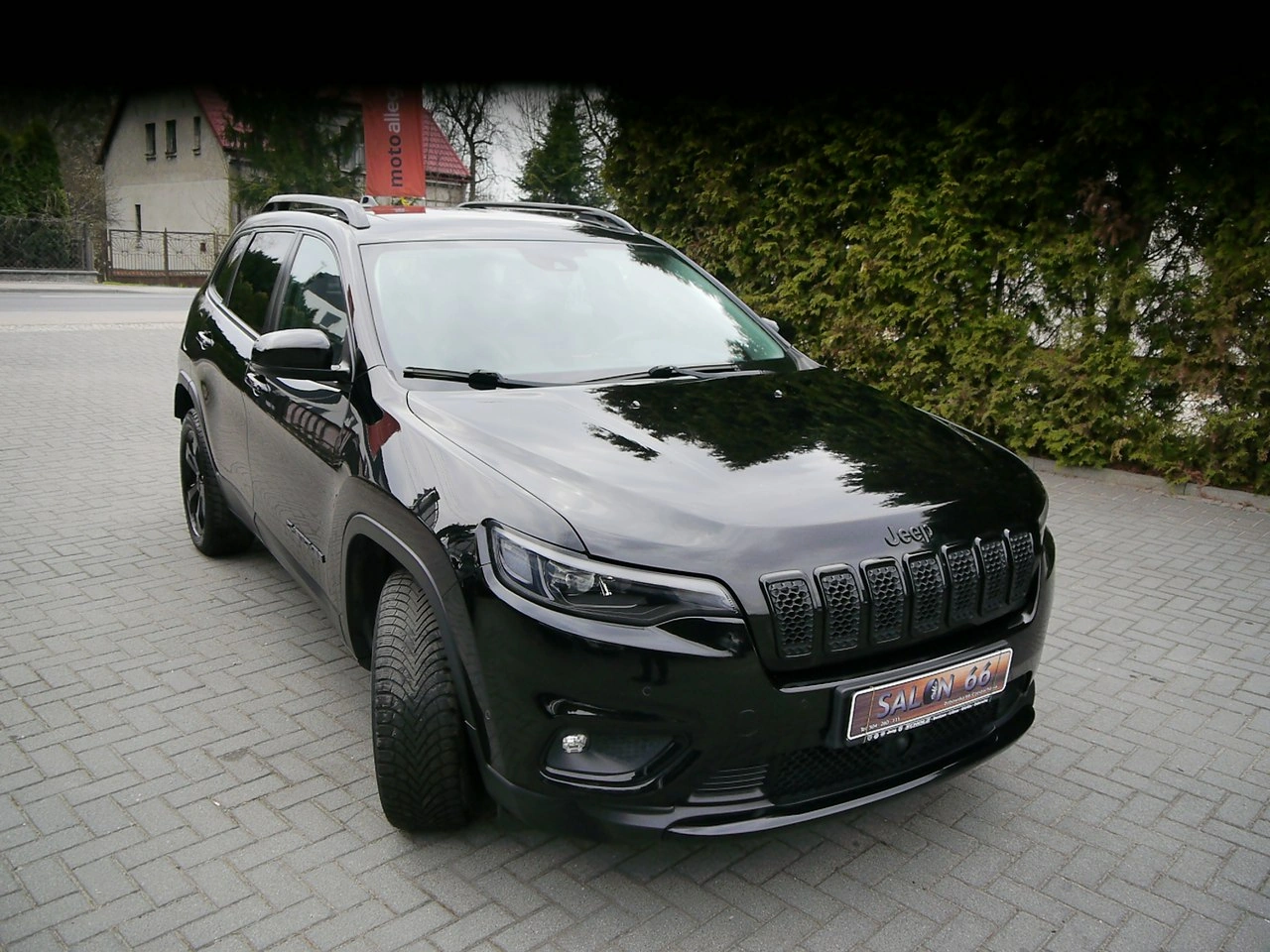 Jeep Cherokee - Zdjęcie 8