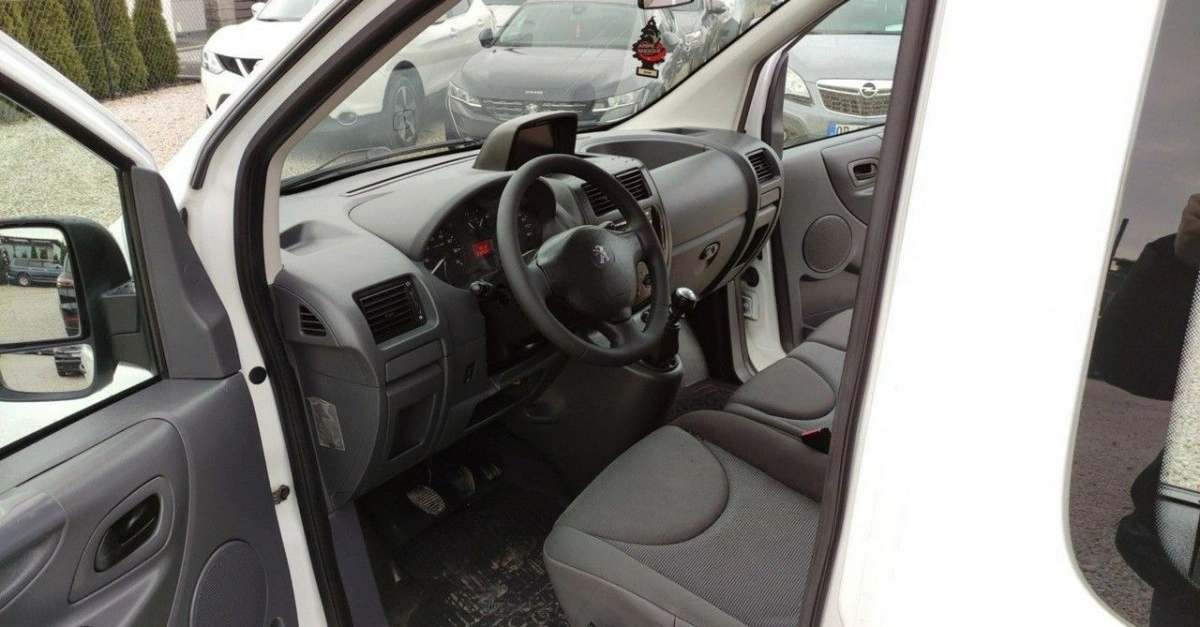 Peugeot Expert - Zdjęcie 12