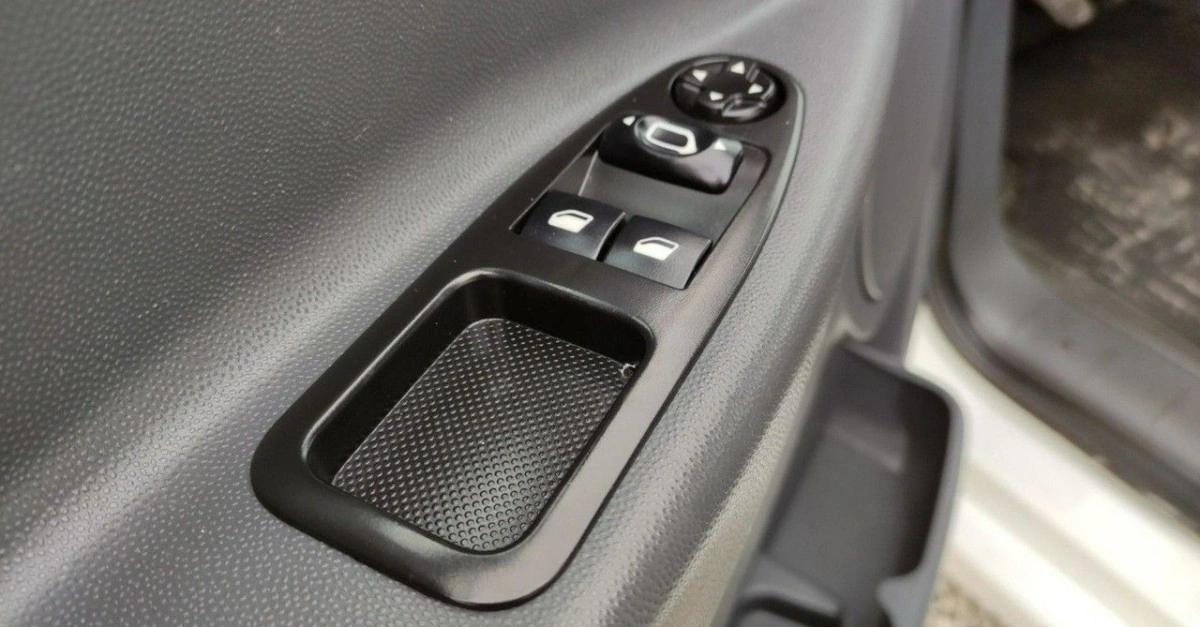 Peugeot Expert - Zdjęcie 24