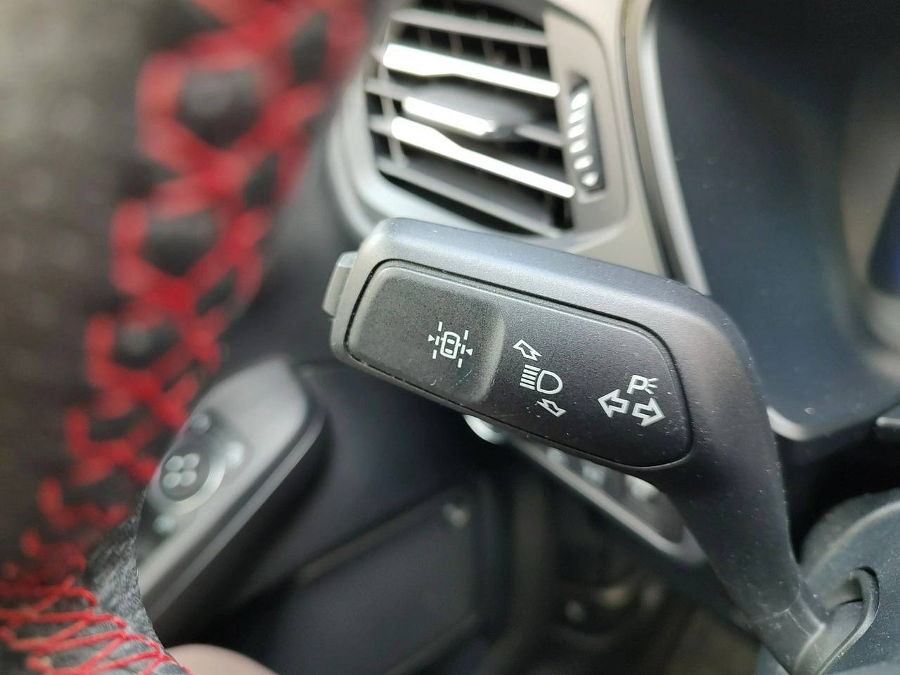 Ford Kuga - Zdjęcie 16