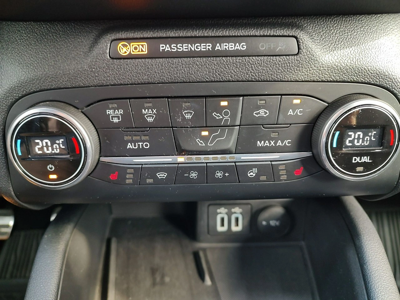 Ford Kuga - Zdjęcie 20