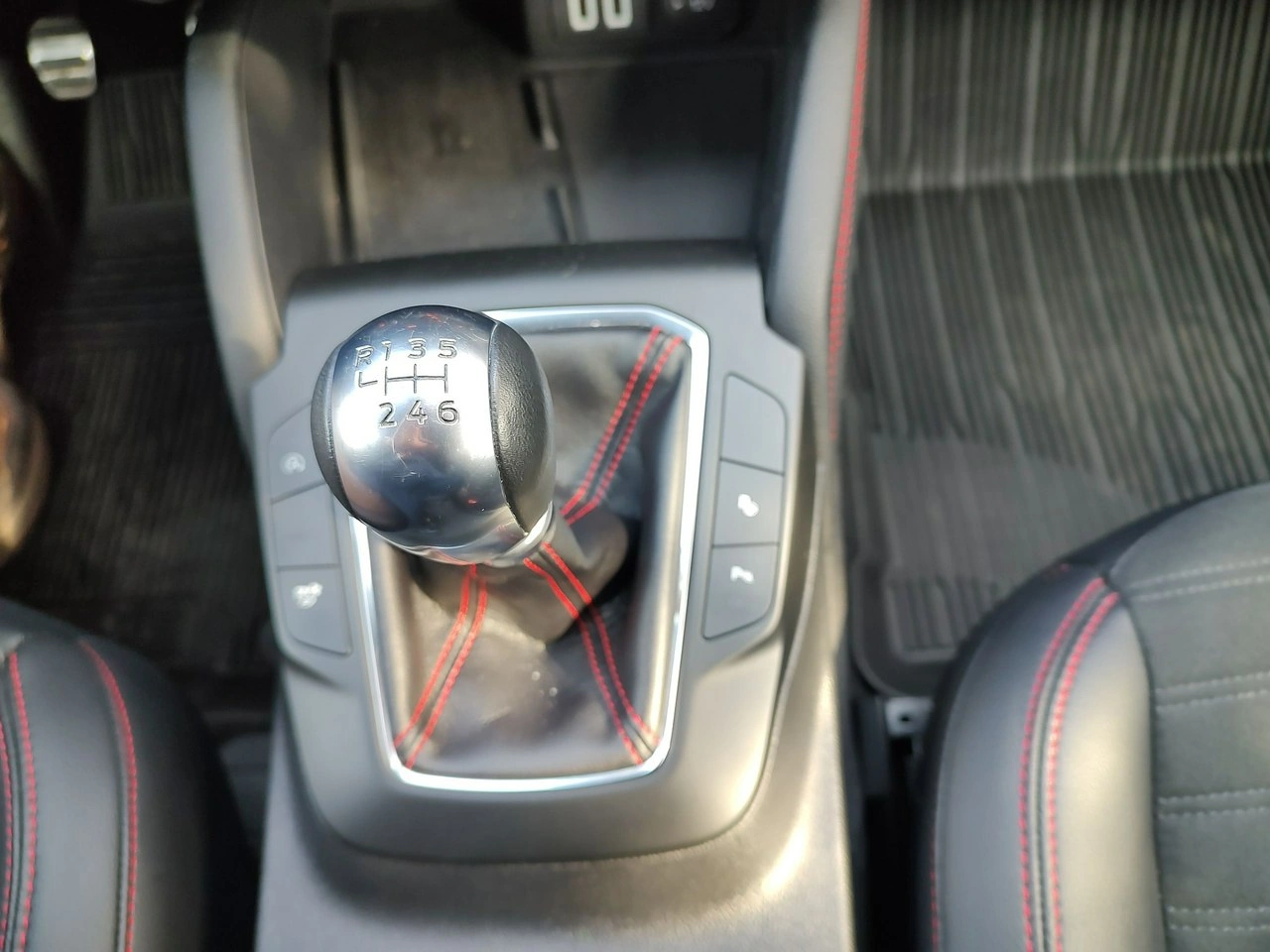 Ford Kuga - Zdjęcie 22