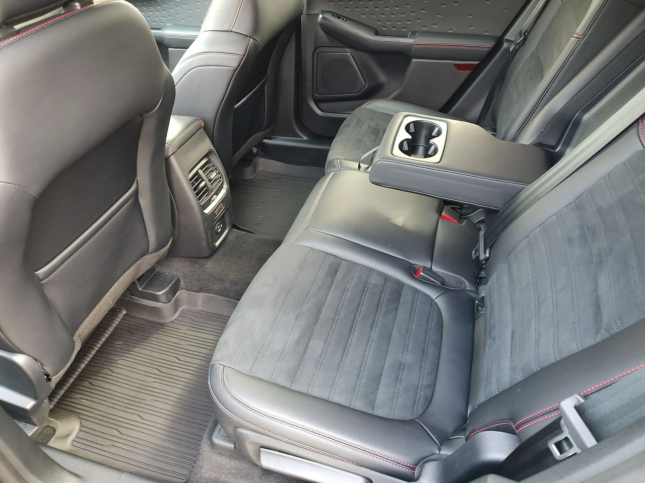 Ford Kuga - Zdjęcie 23