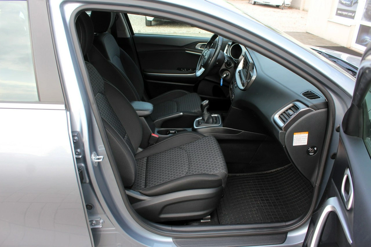 Kia Ceed - Zdjęcie 11