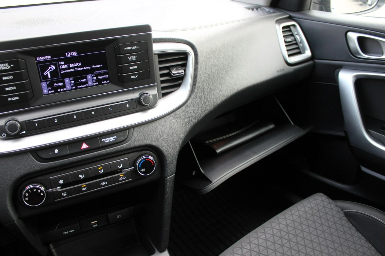 Kia Ceed - Zdjęcie 25